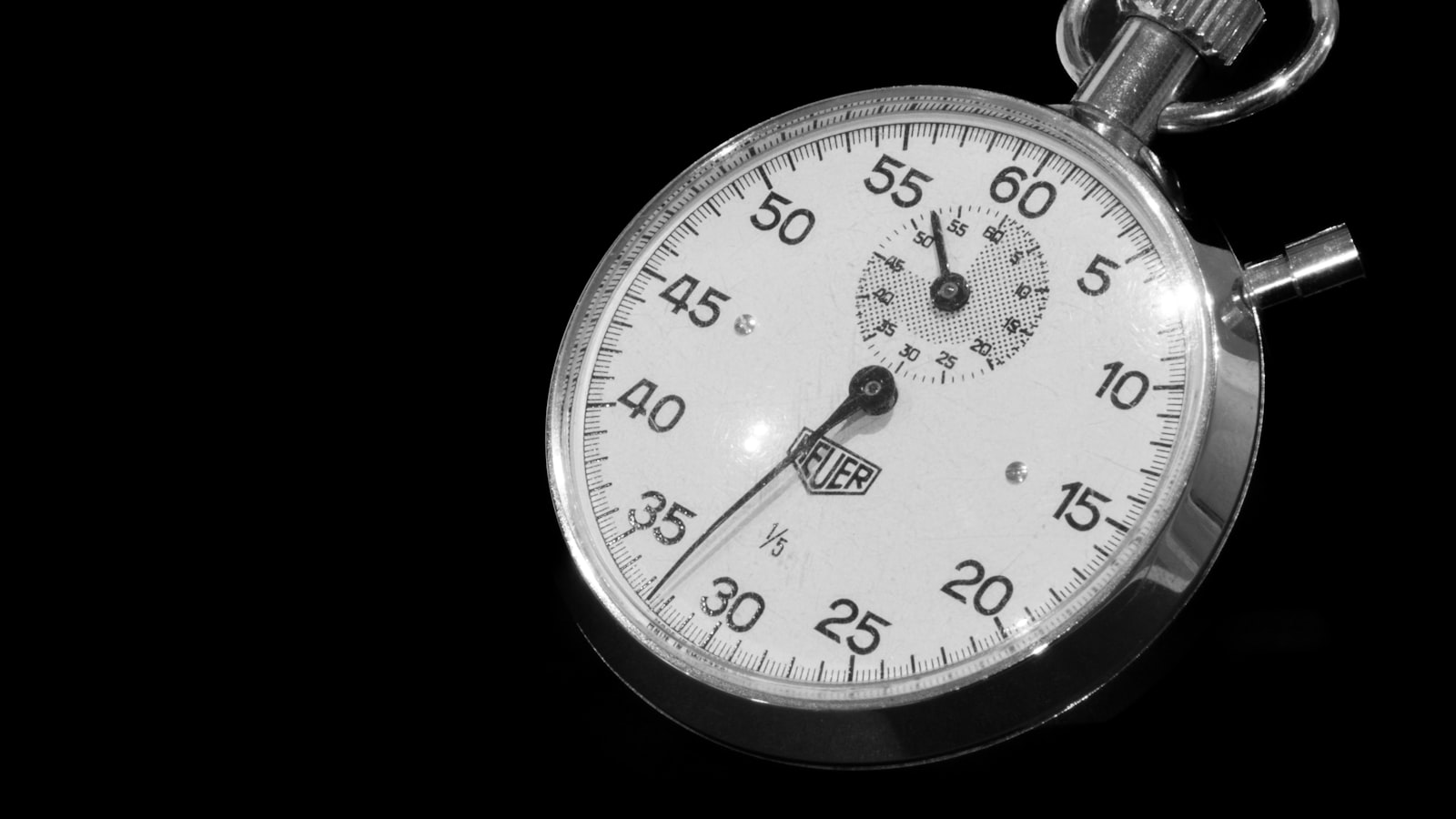 Phone Screening Benchmarks: AI vs Human Performance